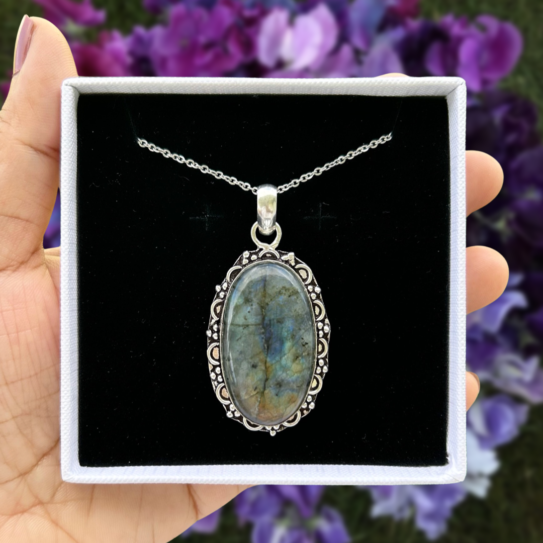 Labradorite Vintage Pendant Necklace
