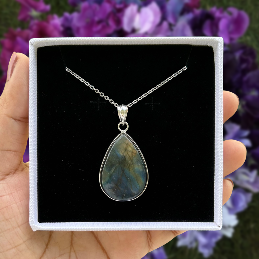 Labradorite Vintage Pendant Necklace