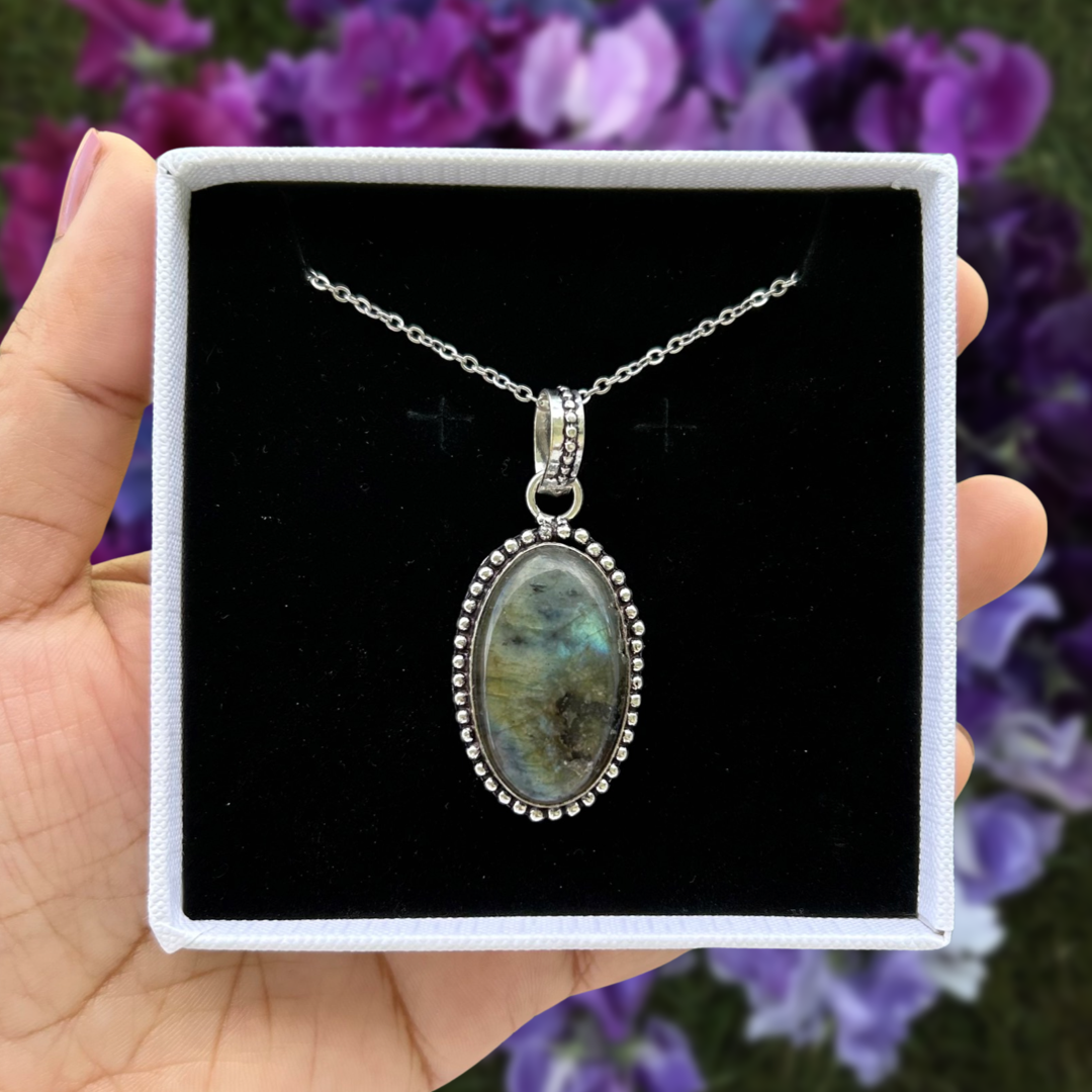 Labradorite Vintage Pendant Necklace