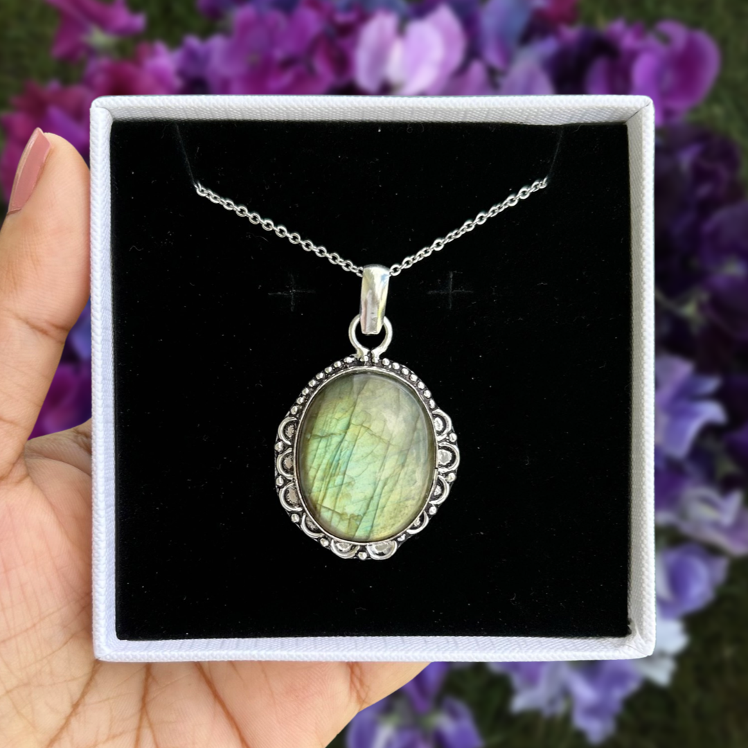 Labradorite Vintage Pendant Necklace
