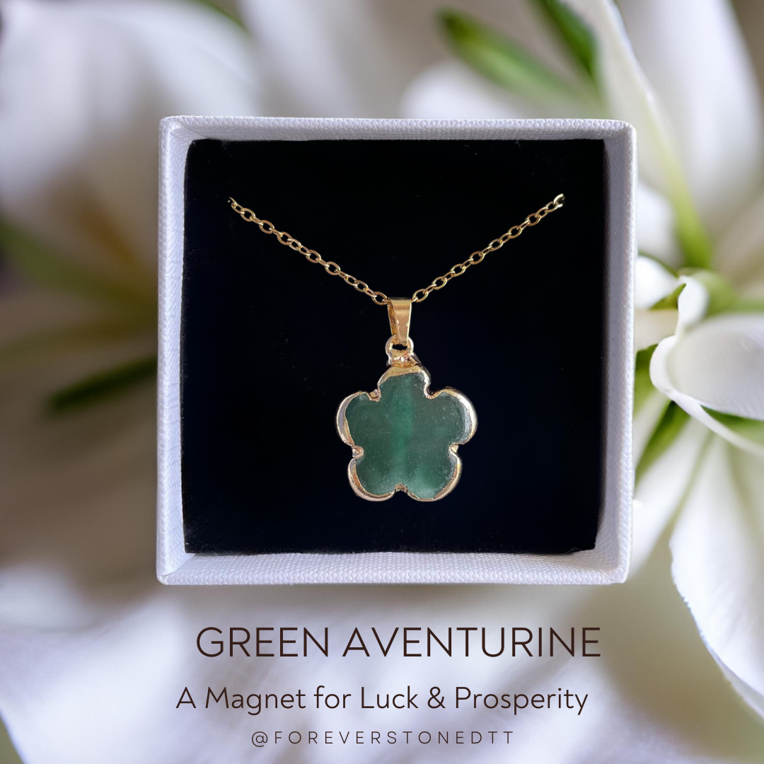 Green Aventurine Five-Leaf Clover Pendant Necklace