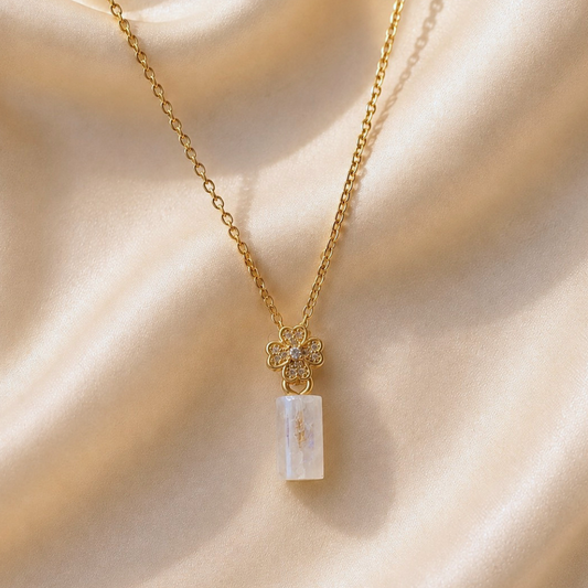 Moonstone Clover Pendant Necklace – June Birthstone