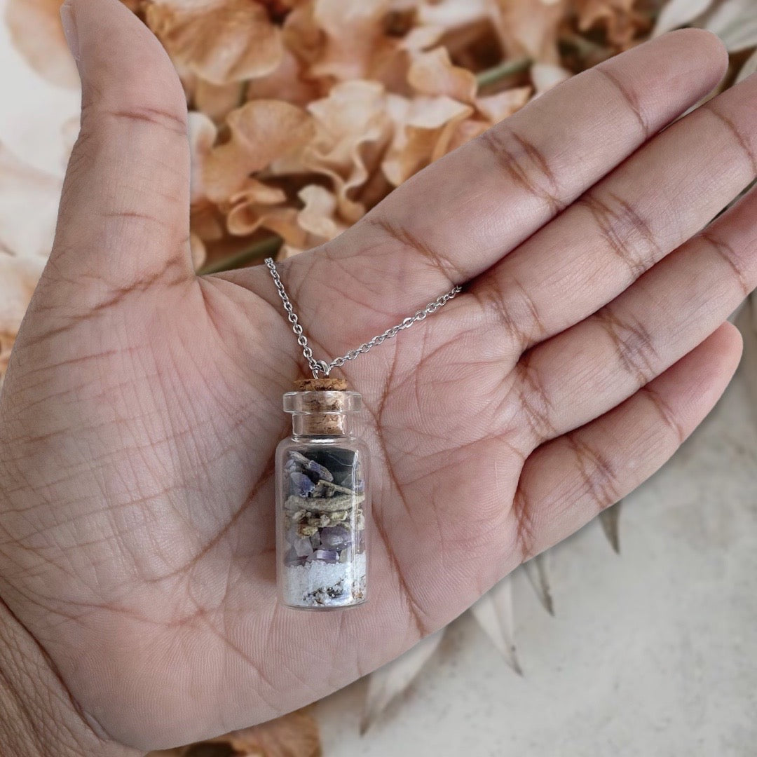 Jar hot sale necklace pendant